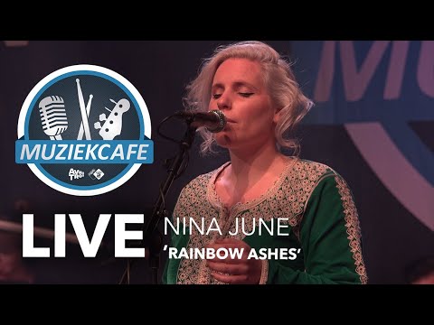 Nina June - &#039;Rainbow Ashes&#039; live bij Muziekcafé